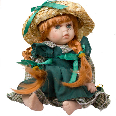 Lil ' Anne siedzi porcelanowa lalka